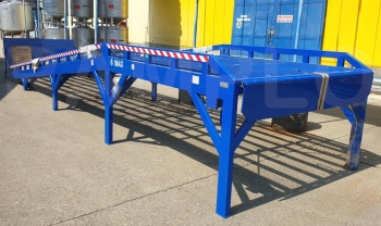 Rampa para cargar camiones fija con plataforma horizontal